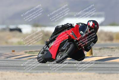 media/Oct-02-2025-Racers Edge (Thu) [[2c91cb6ab3]]/2-A Group/Session 3-Turn 4 Part 2 (1145am)/